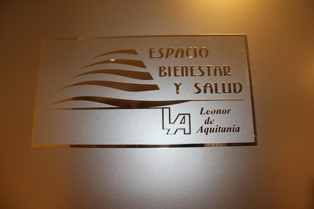 Hotel Leonor De Aquitania เกว็งกา ห้อง รูปภาพ
