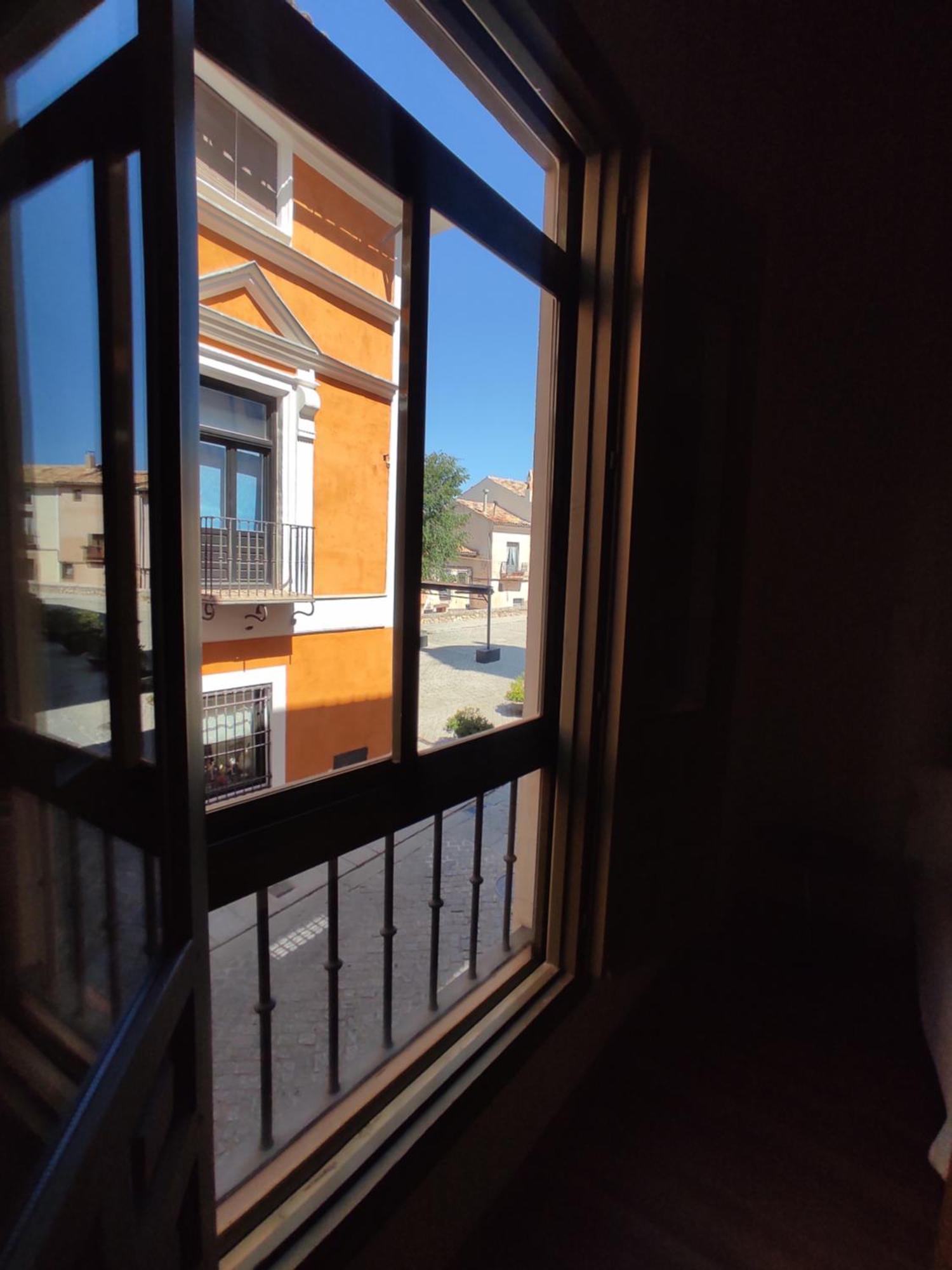 Hotel Leonor De Aquitania เกว็งกา ภายนอก รูปภาพ